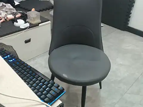 Snapshot of sslaq chatting on 09/15/25, 10:04 sslaq online show from 09/15/25, 10:04