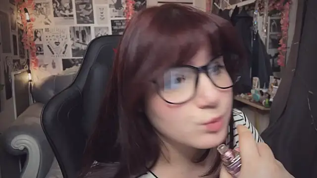 Snapshot of Diasporaaa chatting on 02/03/25, 06:39 Diasporaaa online show from 02/03/25, 06:39