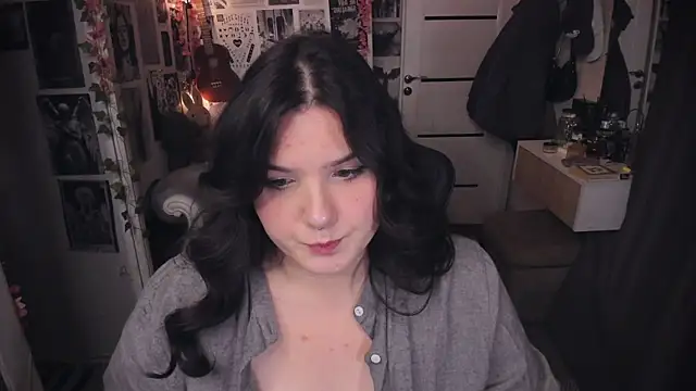 Snapshot of Diasporaaa chatting on 10/29/25, 03:09 Diasporaaa online show from 10/29/25, 03:09