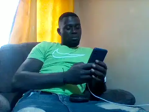 Snapshot of ClinDi chatting on 10/15/25, 01:11 ClinDi online show from 10/15/25, 01:11