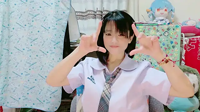 renapiyon8182 online show from 01/25/25, 07:49