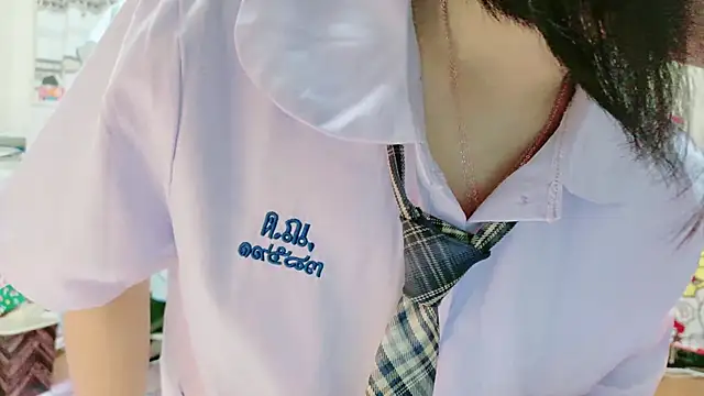 renapiyon8182 online show from 02/07/25, 07:17