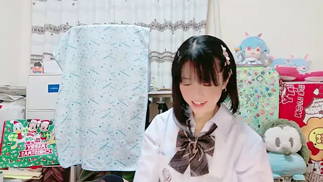 renapiyon8182 online show from 02/15/25, 07:17