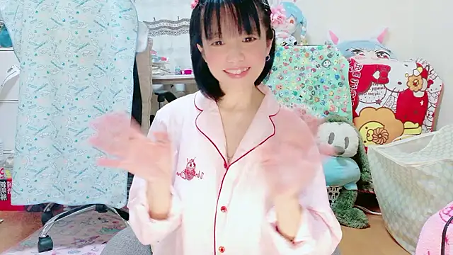 renapiyon8182 online show from 10/25/25, 07:08