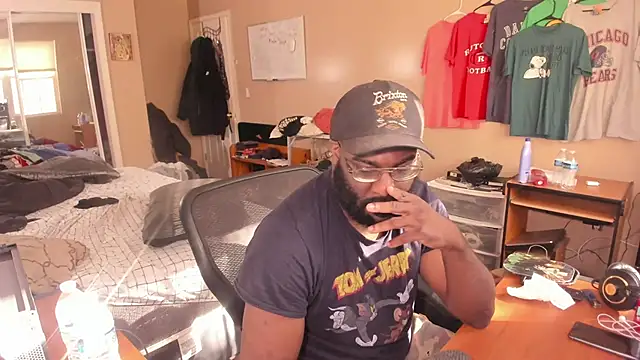 MrChuckDailyXXX online show from 10/23/25, 02:27