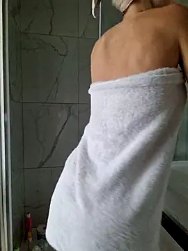 EileX official online show from 04/17/26, 05:54