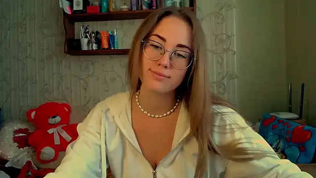 luxie milady online show from 10/01/25, 10:21