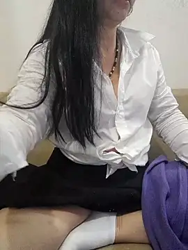 Snapshot of Hangem111 chatting on 03/01/25, 11:37 Hangem111 online show from 03/01/25, 11:37