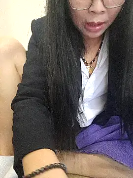 Snapshot of Hangem111 chatting on 03/02/25, 02:41 Hangem111 online show from 03/02/25, 02:41