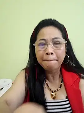 Snapshot of Hangem111 chatting on 03/14/25, 07:44 Hangem111 online show from 03/14/25, 07:44
