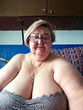 Snapshot of Awn290668 chatting on 09/14/25, 06:12 Awn290668 online show from 09/14/25, 06:12