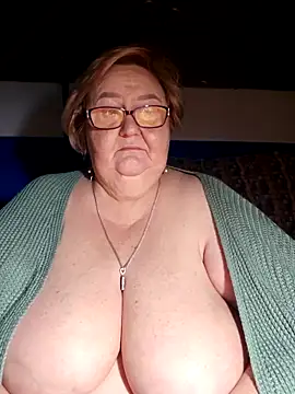 Snapshot of Awn290668 chatting on 09/15/25, 05:35 Awn290668 online show from 09/15/25, 05:35