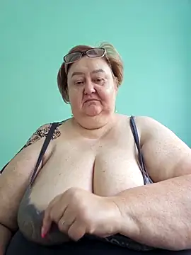 Snapshot of Awn290668 chatting on 09/27/25, 06:18 Awn290668 online show from 09/27/25, 06:18