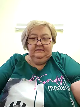 Snapshot of Awn290668 chatting on 10/08/25, 04:32 Awn290668 online show from 10/08/25, 04:32