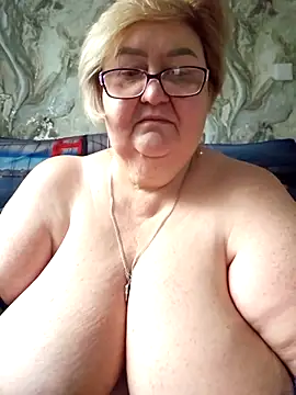 Snapshot of Awn290668 chatting on 10/14/25, 05:41 Awn290668 online show from 10/14/25, 05:41