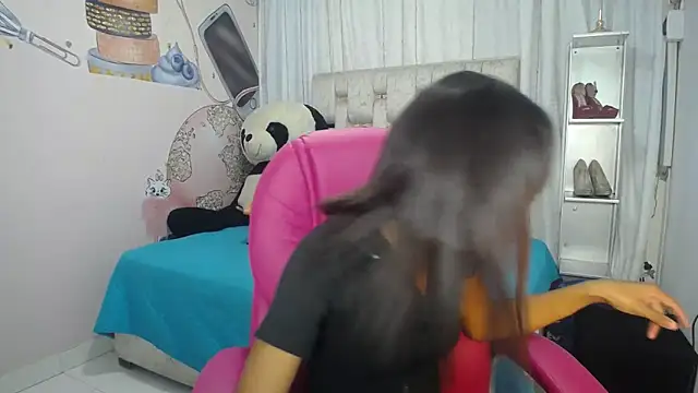 EMMA SWEETT1 online show from 11/15/25, 06:37