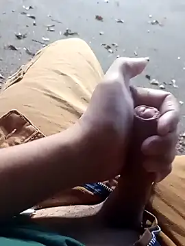 Snapshot of puingola_01 chatting on 12/01/24, 09:26 puingola 01 online show from 12/01/24, 09:26