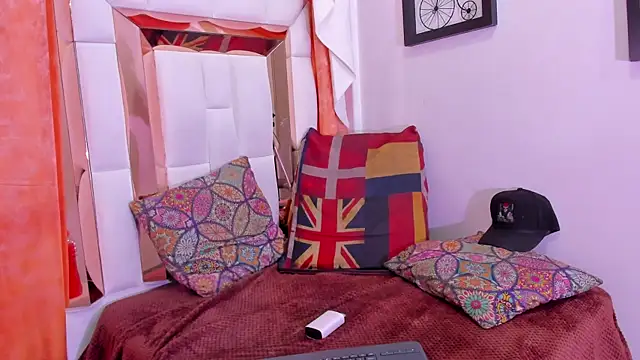 dilan scootk  online show from 05/03/26, 11:38
