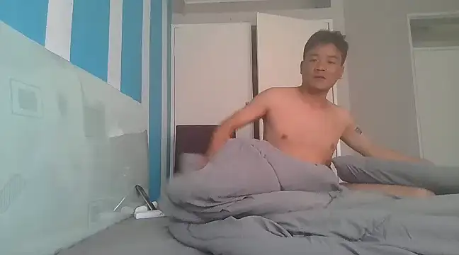 kisstoyousoon2024 online show from 12/04/24, 11:19