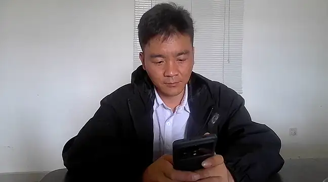 kisstoyousoon2024 online show from 03/03/25, 11:33