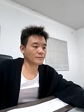 kisstoyousoon2024 online show from 09/17/25, 07:37