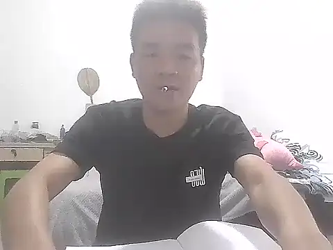 kisstoyousoon2024 online show from 10/13/25, 07:41