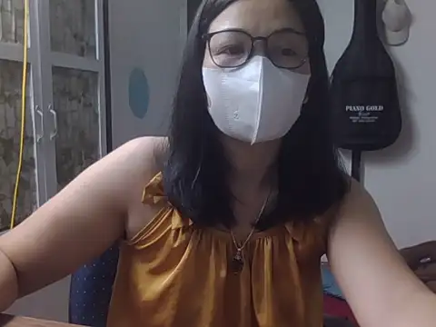 JuliaCiona online show from 11/09/25, 05:55