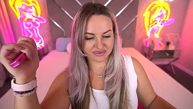 KiraCandyS online show from 10/15/25, 01:22