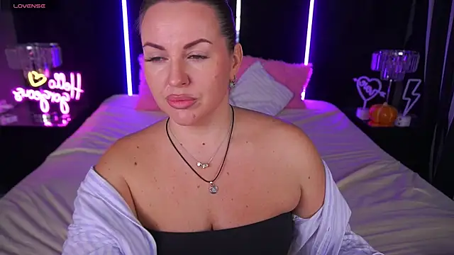 KiraCandyS online show from 11/21/25, 09:57