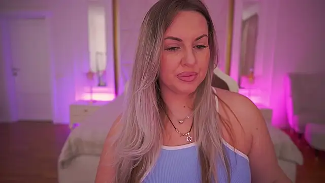 KiraCandyS online show from 02/11/26, 08:36