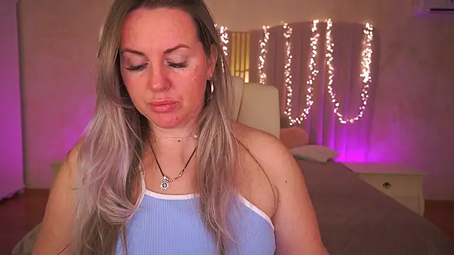 KiraCandyS online show from 03/19/26, 09:08