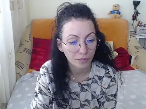 Emmatoo online show from 11/21/25, 10:36