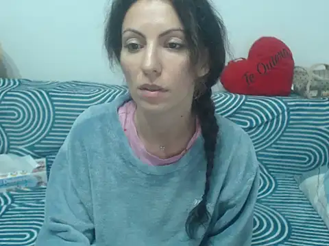 Snapshot of Emmatoo chatting on 05/15/26, 11:12 Emmatoo online show from 05/15/26, 11:12