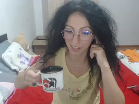 Snapshot of Emmatoo chatting on 07/15/26, 05:40 Emmatoo online show from 07/15/26, 05:40