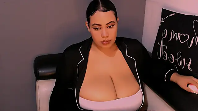 Emmacamille online show from 11/27/25, 11:18