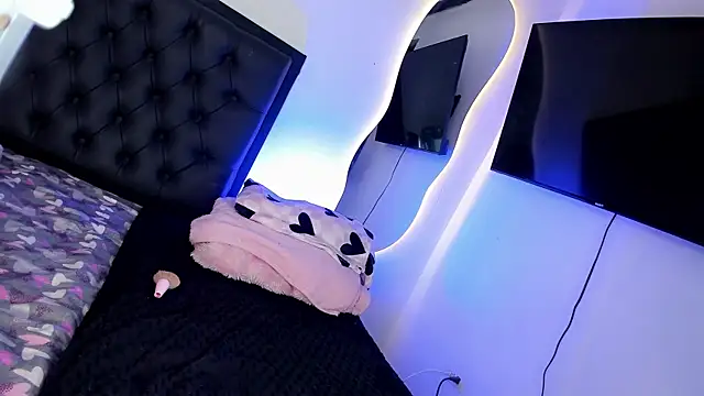 Maryonthemoon online show from 06/04/26, 10:27