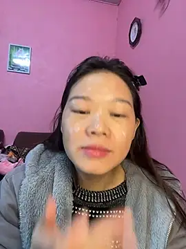 Snapshot of Hellen_111 chatting on 12/06/24, 07:10 Hellen 111 online show from 12/06/24, 07:10