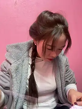 Snapshot of Hellen_111 chatting on 02/27/25, 12:56 Hellen 111 online show from 02/27/25, 12:56