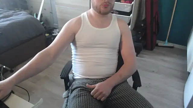 Snapshot of 050kek2 chatting on 03/01/25, 02:13 050kek2 online show from 03/01/25, 02:13