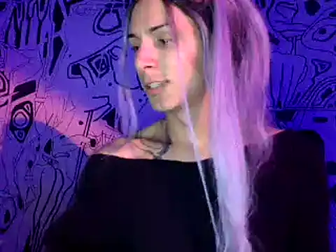 Snapshot of Thematrioshkaoficial24 chatting on 01/08/25, 01:11 Thematrioshkaoficial24 online show from 01/08/25, 01:11