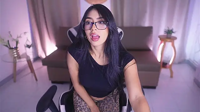 Sara albrecht online show from 03/11/25, 12:39