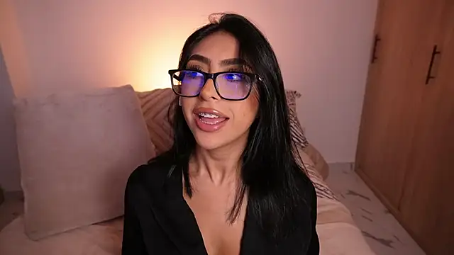 Sara albrecht online show from 10/29/25, 01:08