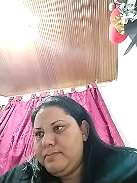 Snapshot of tetasgrandes_karol chatting on 12/03/24, 05:42 tetasgrandes karol online show from 12/03/24, 05:42