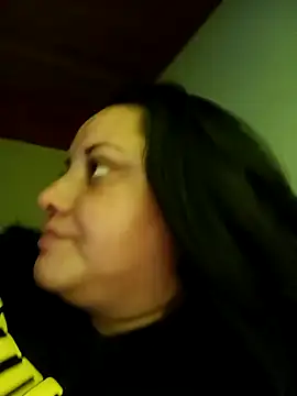 Snapshot of tetasgrandes_karol chatting on 01/10/25, 05:45 tetasgrandes karol online show from 01/10/25, 05:45