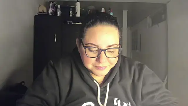 Snapshot of tetasgrandes_karol chatting on 09/09/25, 10:15 tetasgrandes karol online show from 09/09/25, 10:15