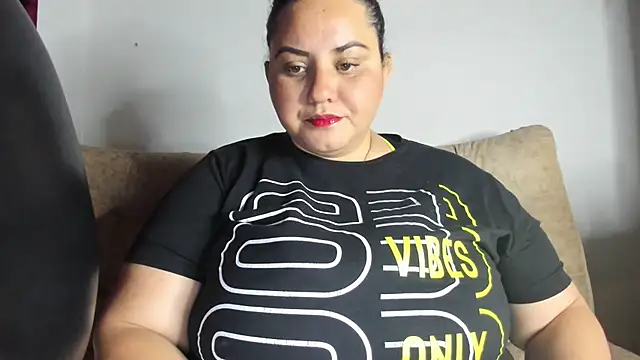 Snapshot of tetasgrandes_karol chatting on 09/13/25, 07:02 tetasgrandes karol online show from 09/13/25, 07:02