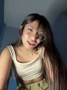 Snapshot of Lily_candy_X chatting on 12/16/24, 05:49 Lily candy X online show from 12/16/24, 05:49