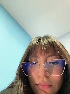 Snapshot of Lily_candy_X chatting on 03/01/25, 04:04 Lily candy X online show from 03/01/25, 04:04