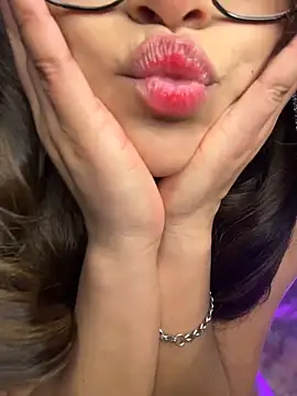 Lily candy X online show from 04/11/26, 07:45