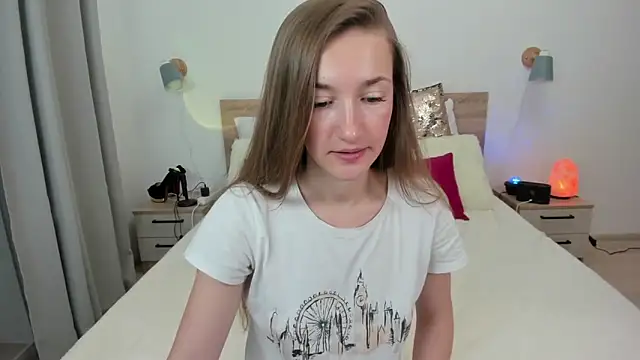 KateRedgar online show from 10/29/25, 01:57